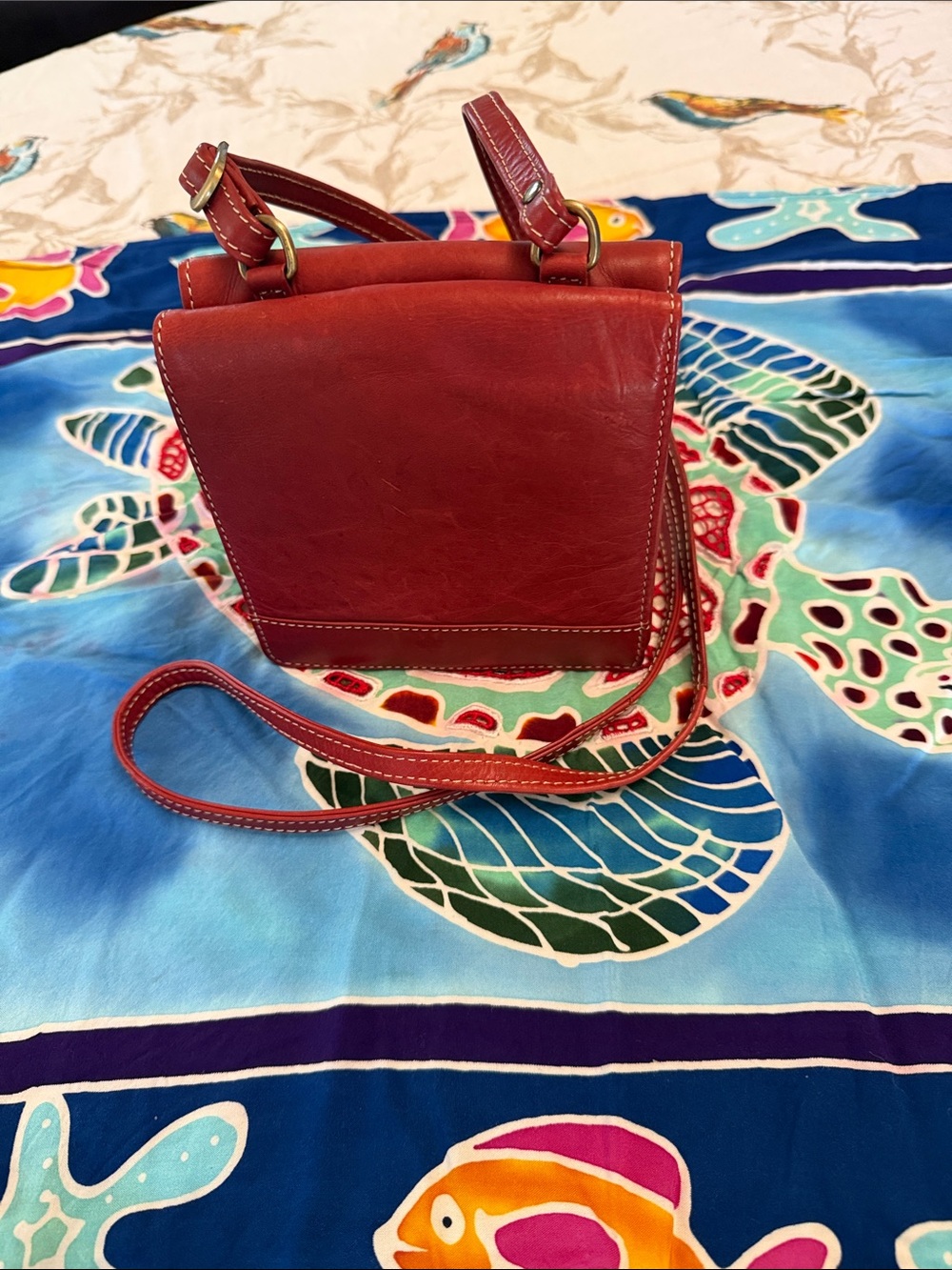 Unbranded Red Leather Crossbody Bag with Adjustable Strap. Slots For Lic, Cards.